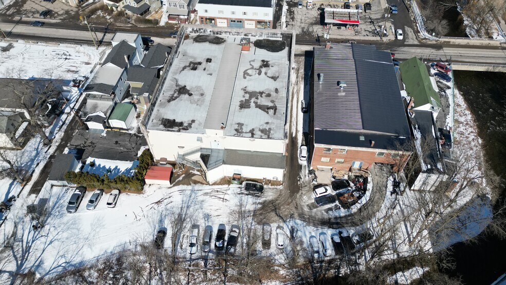More Photos Of 20 8th Ave, Carbondale Warehouse For Lease