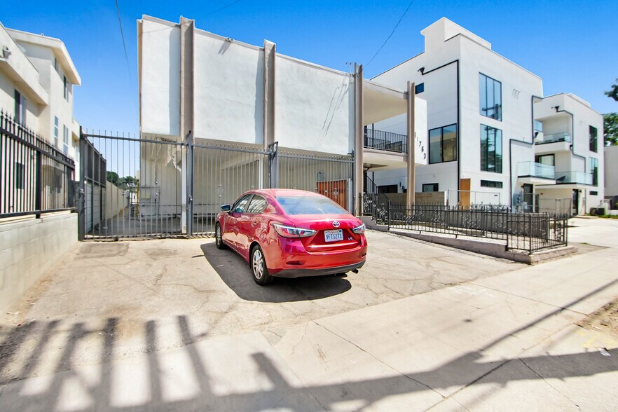 More Photos Of 11763 Hamlin St, North Hollywood Multifamily For Sale
