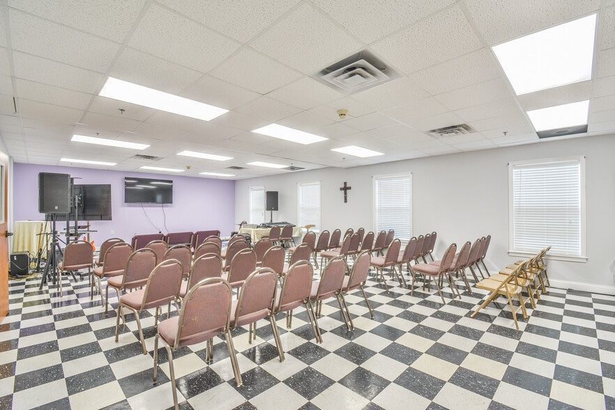 More Photos Of 1400 Grayson Hwy, Lawrenceville Religious Facility For Sale