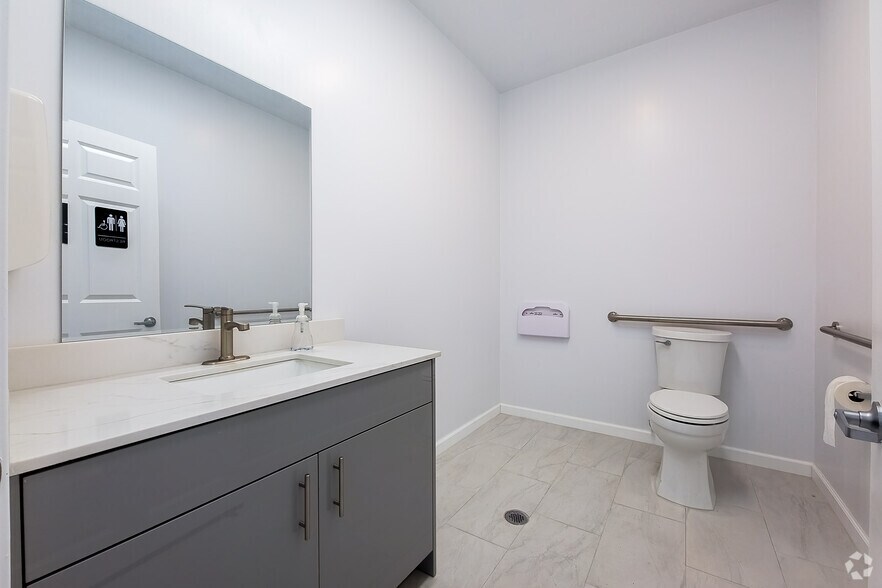 More Photos Of 5223 N El Dorado St, Stockton Office For Lease