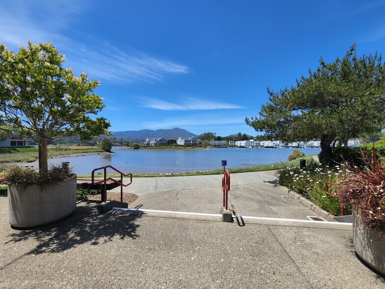 More Photos Of 591 Redwood Hwy, Mill Valley Office For Sale