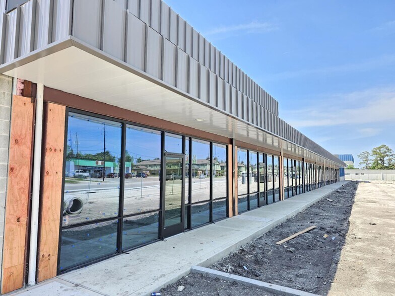 More Photos Of 1702 Strawberry Rd, Pasadena Storefront Retail Office For Lease