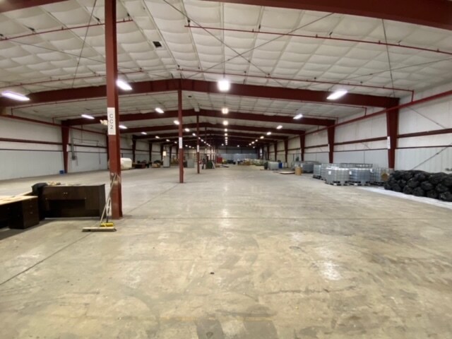 More Photos Of 2921 E 290 Rd, Grove Manufacturing For Lease