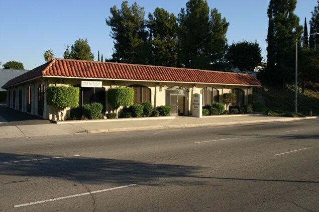 Primary Photo Of 800 S Beach Blvd, La Habra Office For Lease