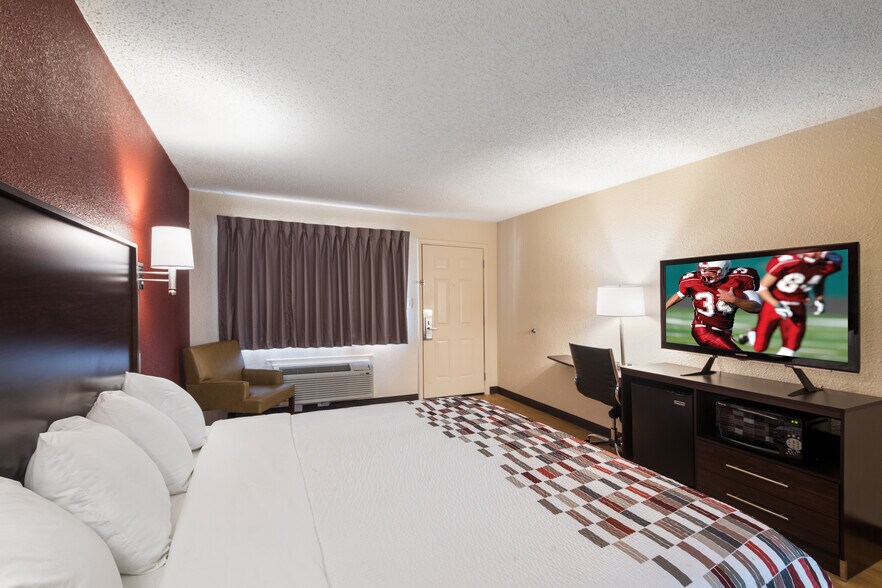 More Photos Of 400 SW H K Dodgen Loop, Temple Hotel For Sale