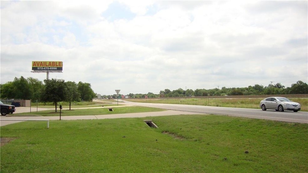 More Photos Of 1118 Interstate Highway 30, Greenville Storefront Retail Office For Lease