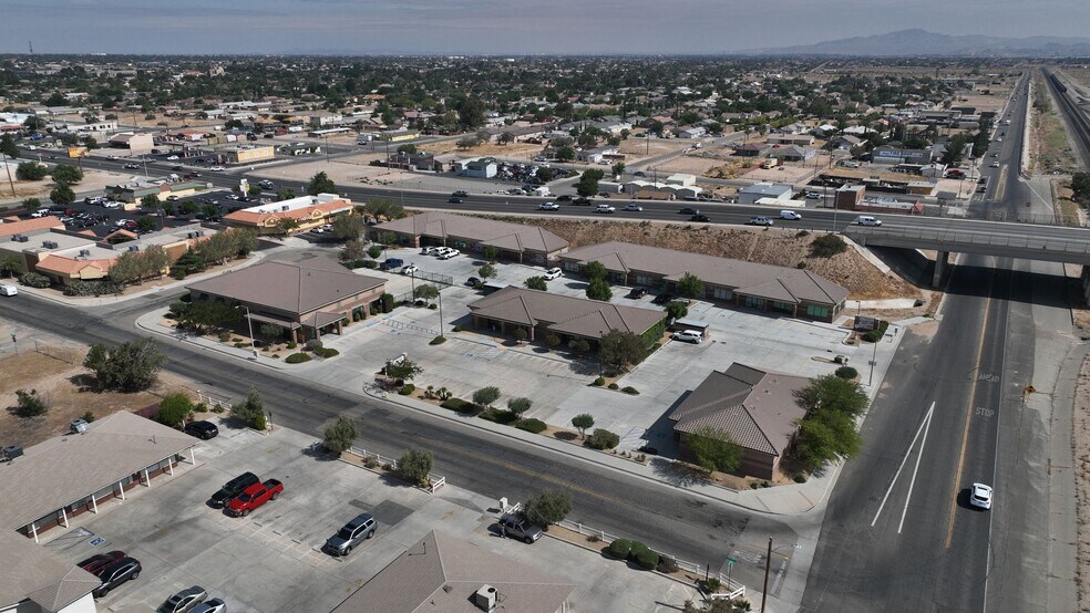 More Photos Of 16490 Walnut St, Hesperia Unknown For Lease