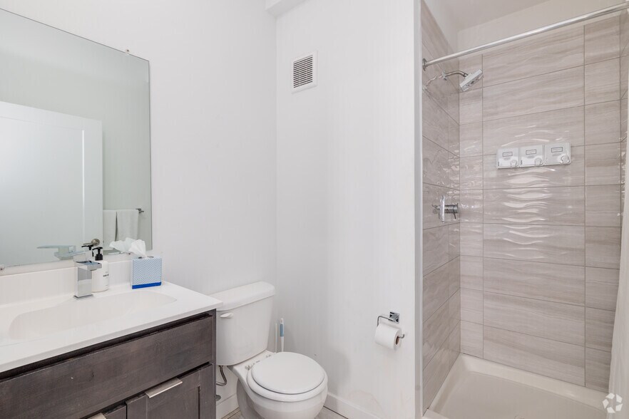 More Photos Of 220 S 47th St, Philadelphia Apartments For Lease
