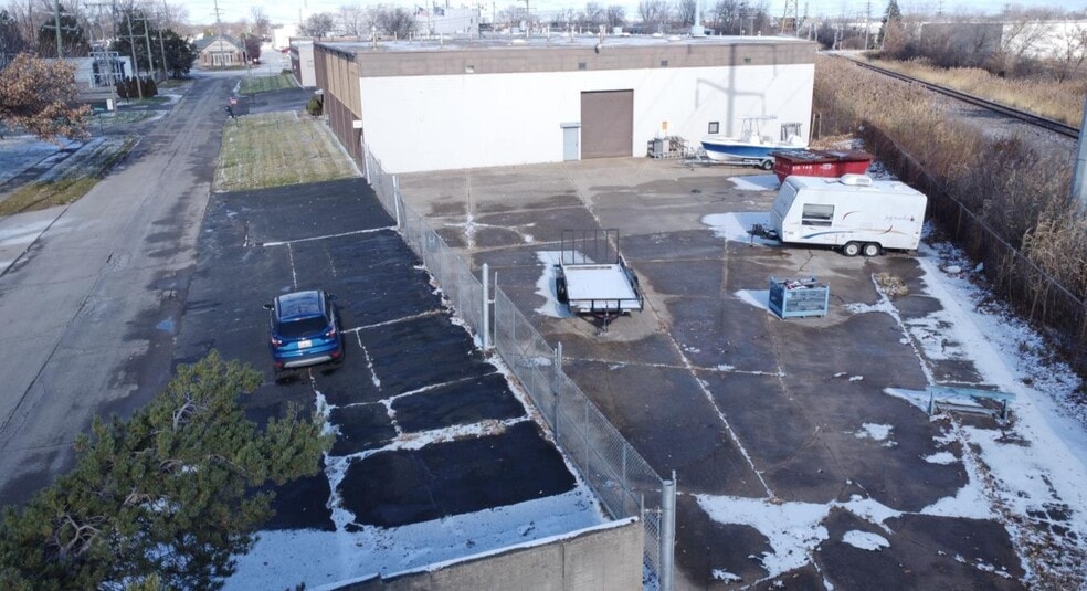 More Photos Of 32940 Janet Ave, Fraser Warehouse For Lease