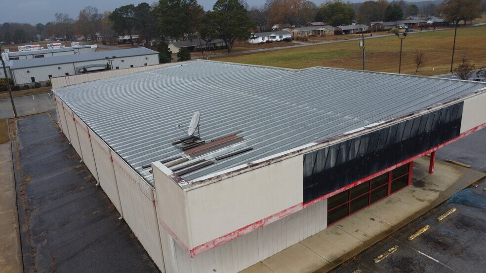 More Photos Of 2239 Temple Ave N, Fayette Freestanding For Lease