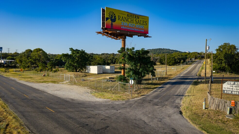 More Photos Of 3 Holiday Rd, Comfort Land For Lease