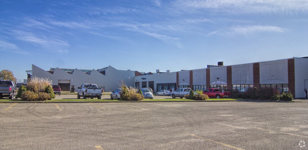 More Photos Of 515 W 8th Ave W, Huntington Warehouse For Lease