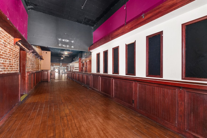 More Photos Of 281 N 2nd Ave, Upland Restaurant For Lease