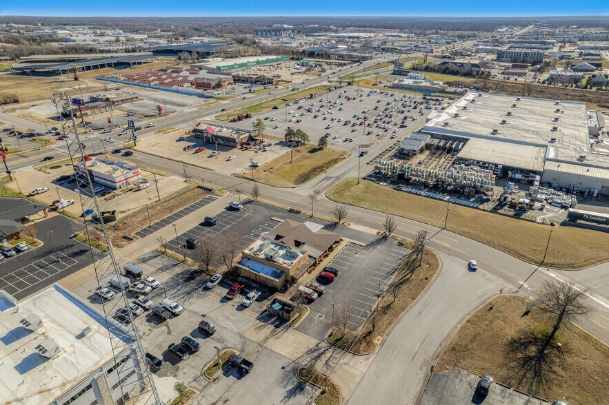 More Photos Of 2915 E 24th St, Joplin Restaurant For Sale