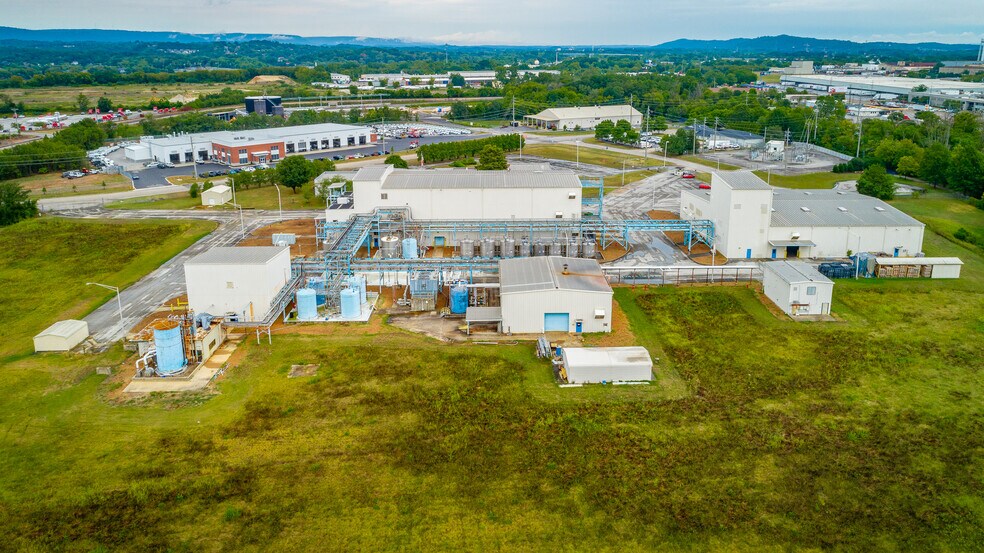 More Photos Of 2800 Riverport Rd, Chattanooga Light Manufacturing For Lease