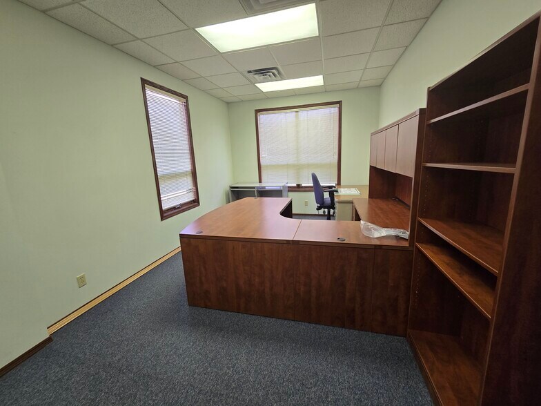 More Photos Of 4628 62 St, Red Deer Warehouse For Lease