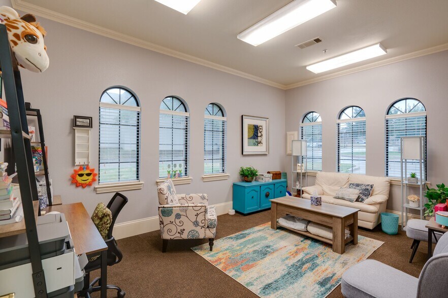 More Photos Of 1727 Keller Pky, Keller Coworking Space