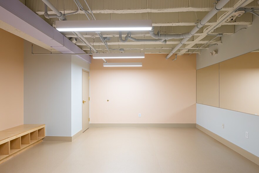 More Photos Of 331-335 W Main St, Durham Office For Lease