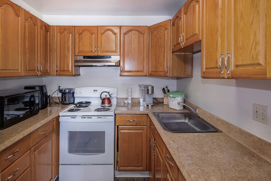 More Photos Of 309-315 Oak Ave, Redwood City Apartments For Sale