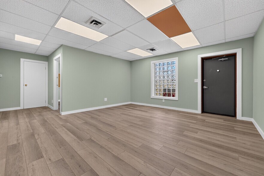 More Photos Of 1525 Parkway Ave, Trenton Manufacturing For Lease