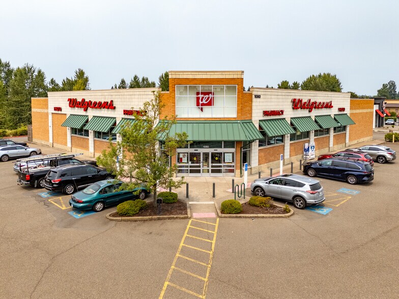 Primary Photo Of 1080 SW 1st Ave, Canby Drugstore For Sale
