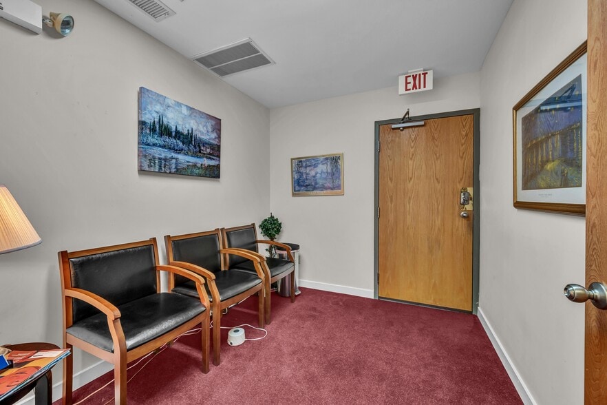 More Photos Of 898 Ethan Allen Hwy, Ridgefield Medical For Sale