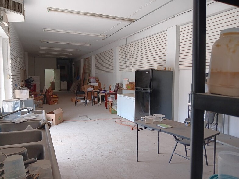 More Photos Of 523-525 S El Paso St, El Paso Storefront For Sale