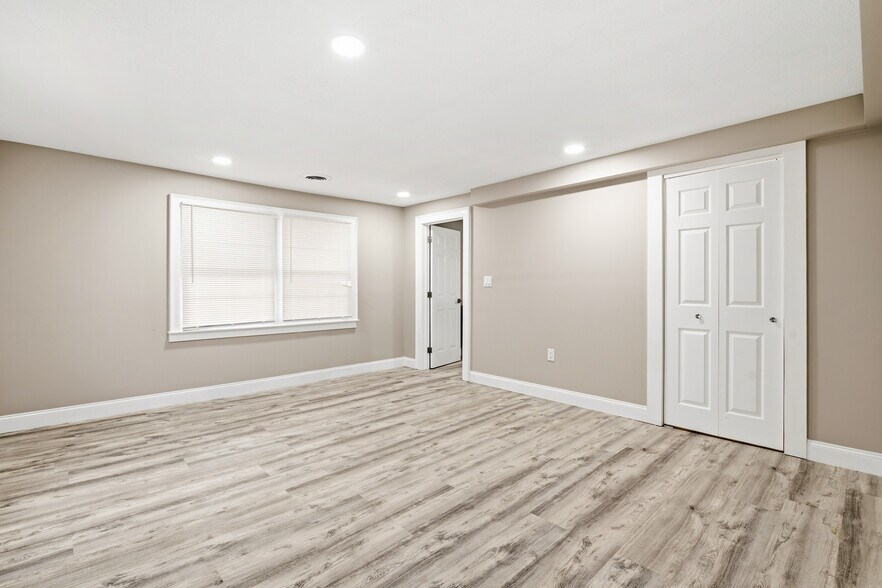 More Photos Of 47 Chelmsford St, Chelmsford Storefront Retail Residential For Sale