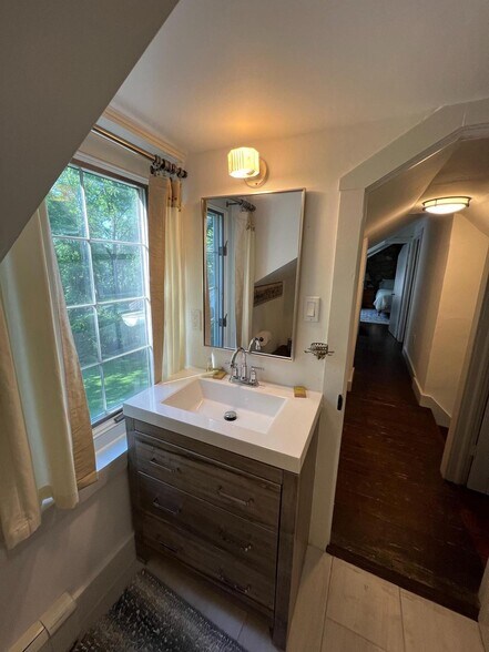 More Photos Of 6230 Lower York Rd, New Hope Freestanding For Sale