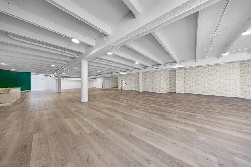 More Photos Of 9855 S Dixie Hwy, Pinecrest Freestanding For Lease