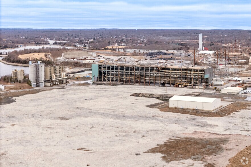 More Photos Of 1 Brayton Point Rd, Somerset Manufacturing For Lease