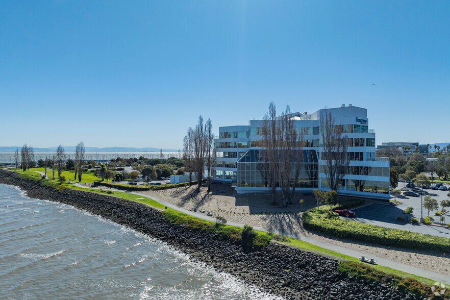 More Photos Of 7000 Marina Blvd, Brisbane Research And Development For Lease