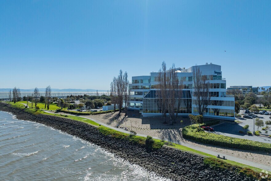 More Photos Of 7000 Marina Blvd, Brisbane Research And Development For Lease