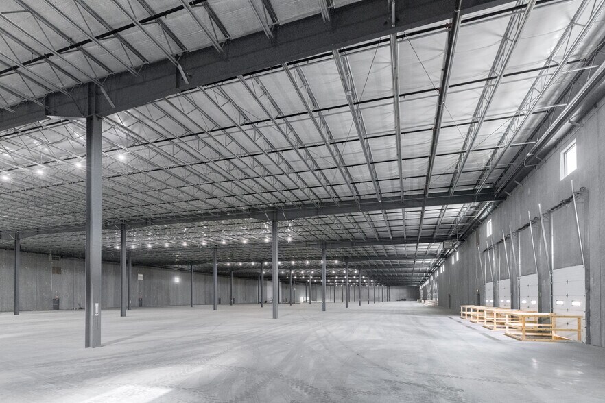 More Photos Of 5400 Career, Sioux Falls Manufacturing For Lease