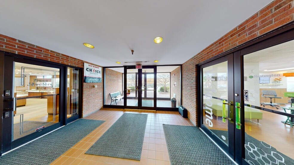 More Photos Of 1220 Meadow Rd, Northbrook Medical For Lease