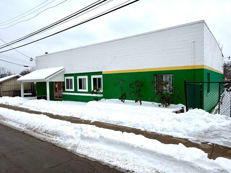 Primary Photo Of 8 Logan St, Carnegie Flex For Sale