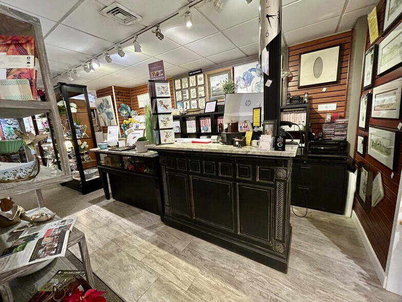 More Photos Of 1139 Walker Rd, Great Falls Storefront Retail Office For Lease