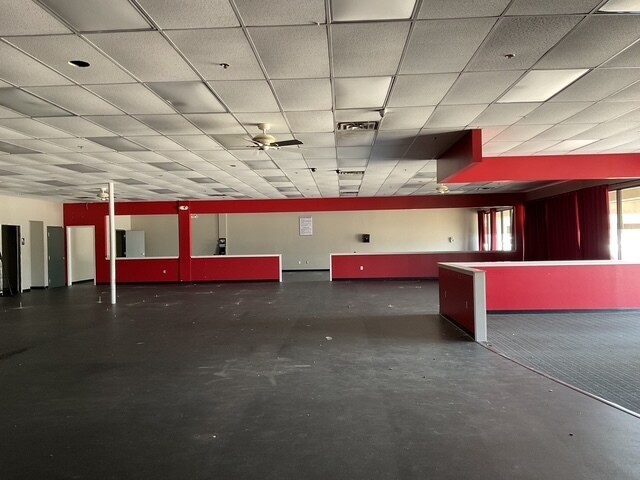 More Photos Of 912 Municipal Dr, Brandon Storefront For Lease