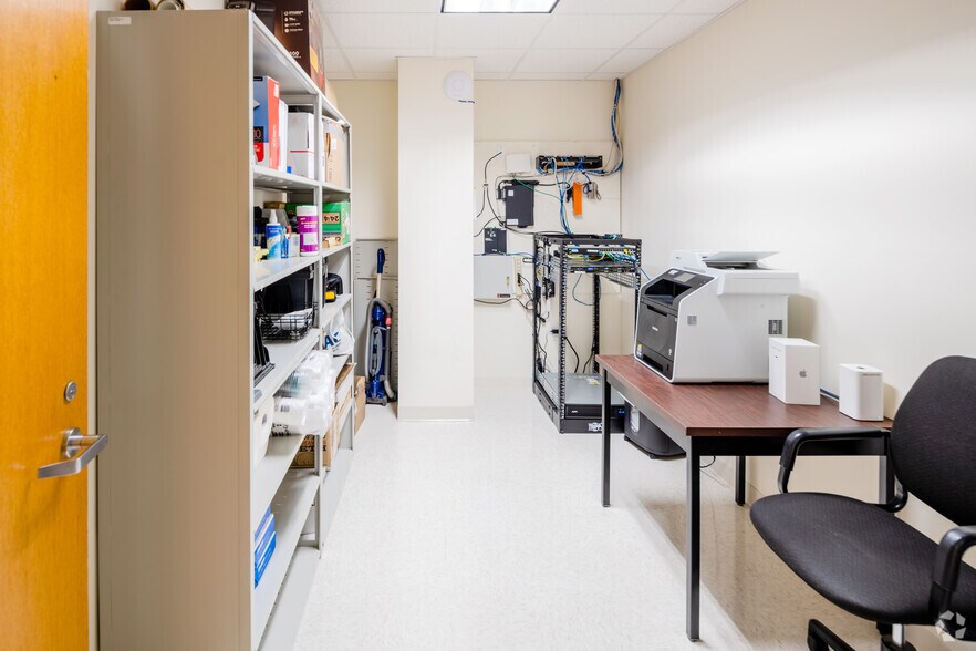 More Photos Of 2 Corporate Pl, Middletown Office For Lease