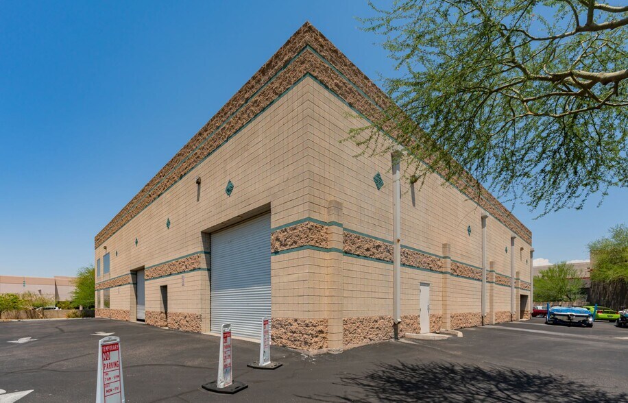 More Photos Of 16191 N 82nd St, Scottsdale Warehouse For Sale