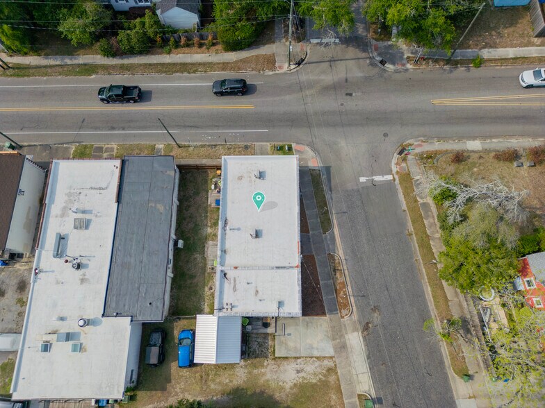 More Photos Of 2020 Princess Place Dr, Wilmington Freestanding For Sale