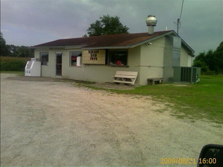 More Photos Of 1353 Tomahawk Hwy, Harrells Land For Sale