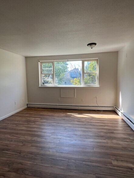 More Photos Of 256 S Marshall St, Hartford Apartments For Sale