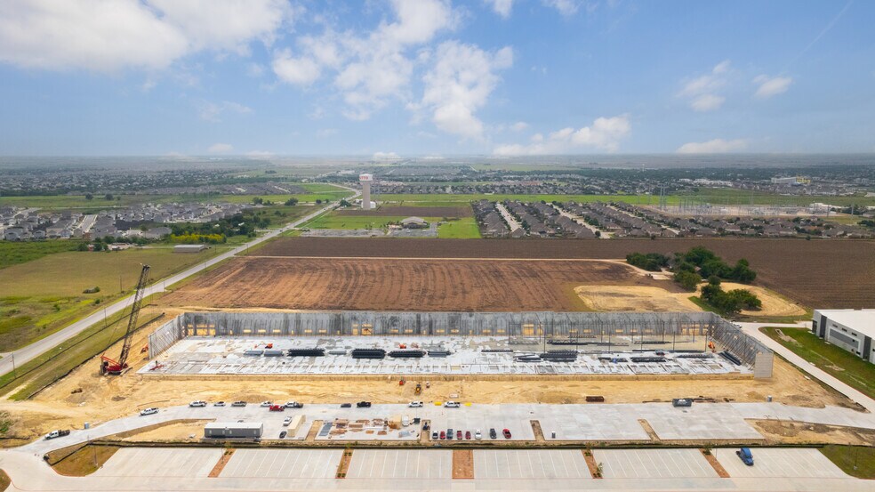 More Photos Of Innovation Blvd, Hutto Distribution For Lease