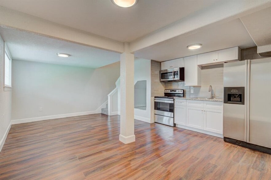 More Photos Of 2127-1 Maximilian St, Houston Apartments For Sale