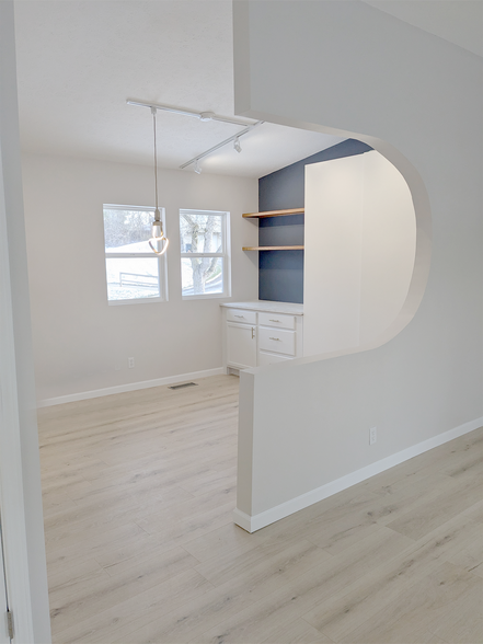 More Photos Of 802 S Jenkins Blvd, Akron Apartments For Sale