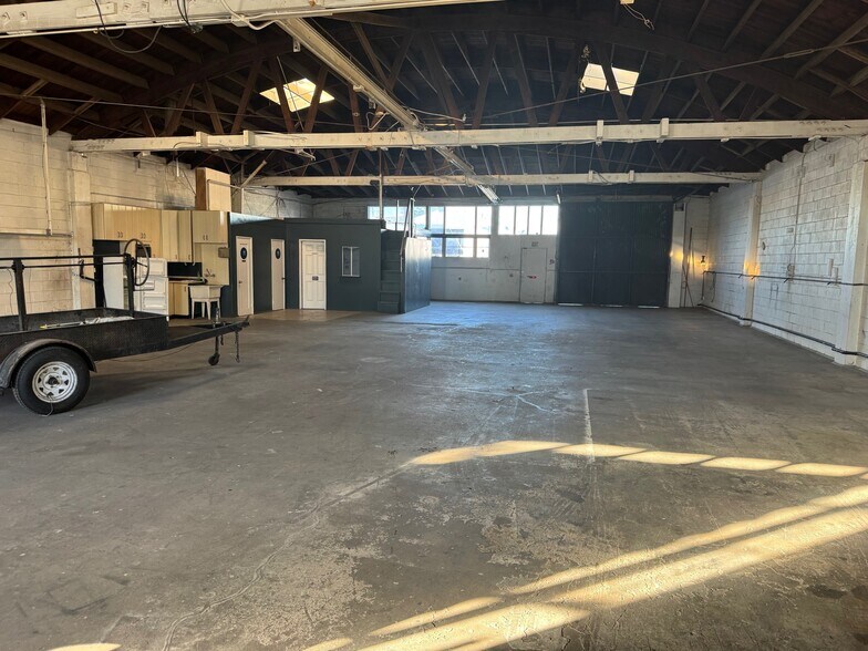 More Photos Of 5200 Chakemco St, South Gate Warehouse For Sale