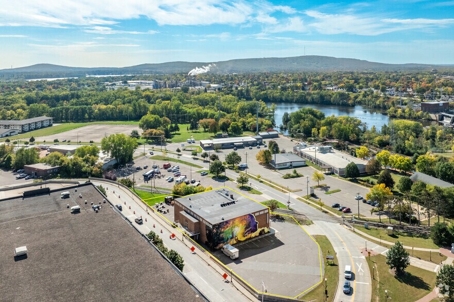 More Photos Of 130 N 1st St, Wausau Storefront Retail Office For Sale