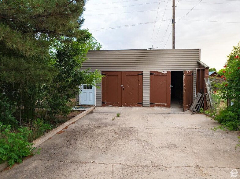 More Photos Of 235 W Main St, Vernal Office For Sale