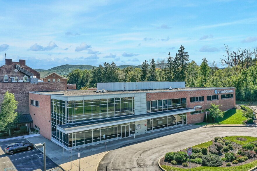 More Photos Of 21 Laurel Ave, Cornwall Medical For Lease